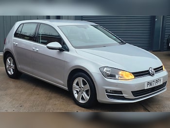 Used Volkswagen Golf 2017 for sale - 76972108: Photo
