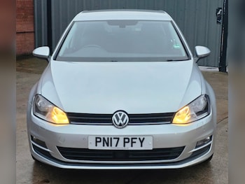 Used Volkswagen Golf 2017 for sale - 76972108: Photo