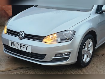 Used Volkswagen Golf 2017 for sale - 76972108: Photo