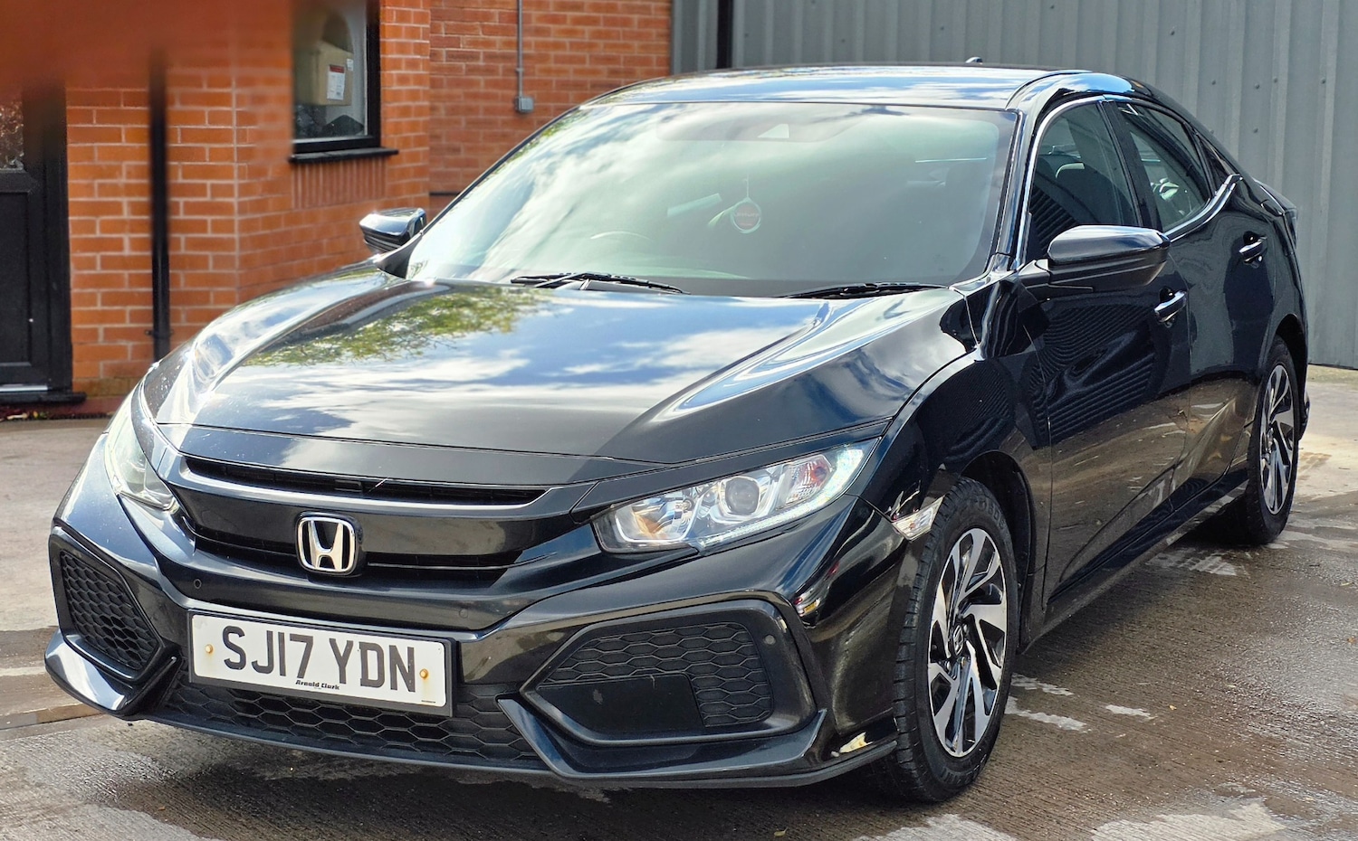 Used Honda Civic 2017 for sale - 76382863: Photo 5