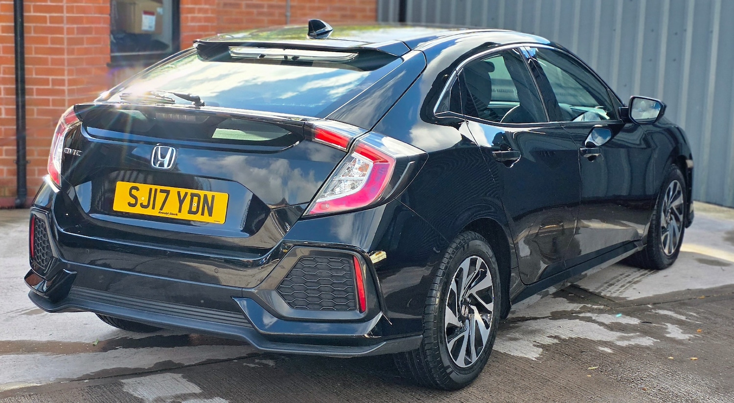 Used Honda Civic 2017 for sale - 76382863: Photo 8