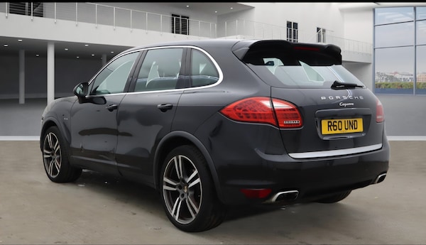 Used Porsche Cayenne 2012 for sale - 76165299: Photo 3