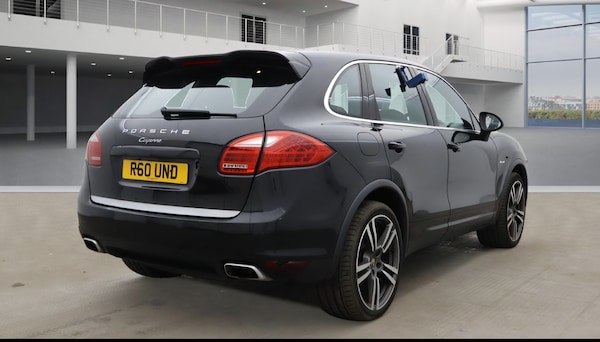 Used Porsche Cayenne 2012 for sale - 76165299: Photo 4