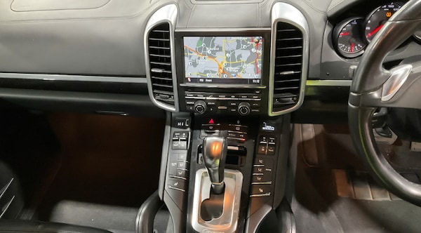 Used Porsche Cayenne 2012 for sale - 76165299: Photo 9