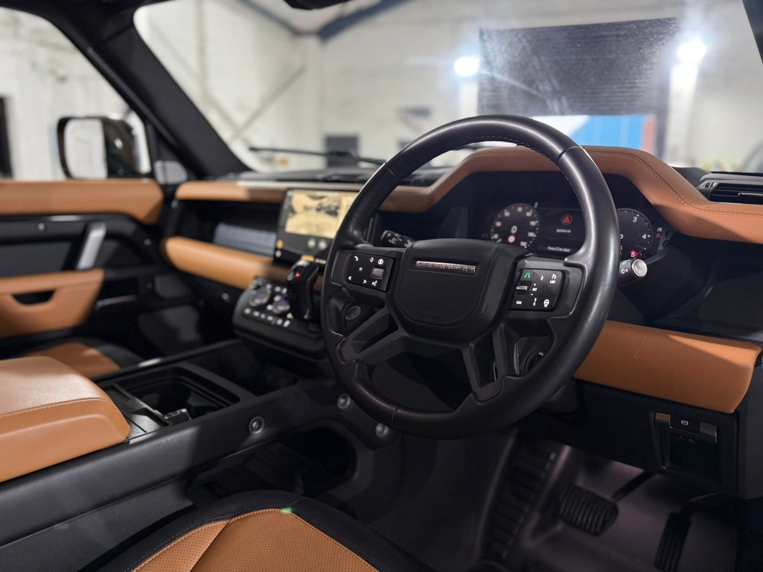 Used Land Rover Defender 2023 for sale - 78018654: Photo 11