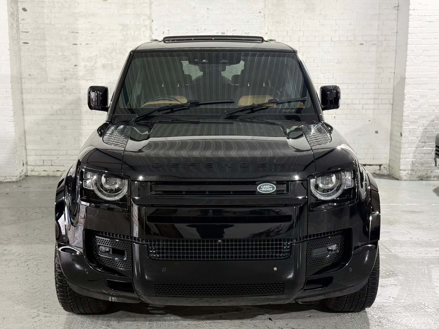 Used Land Rover Defender 2023 for sale - 78018654: Photo 3