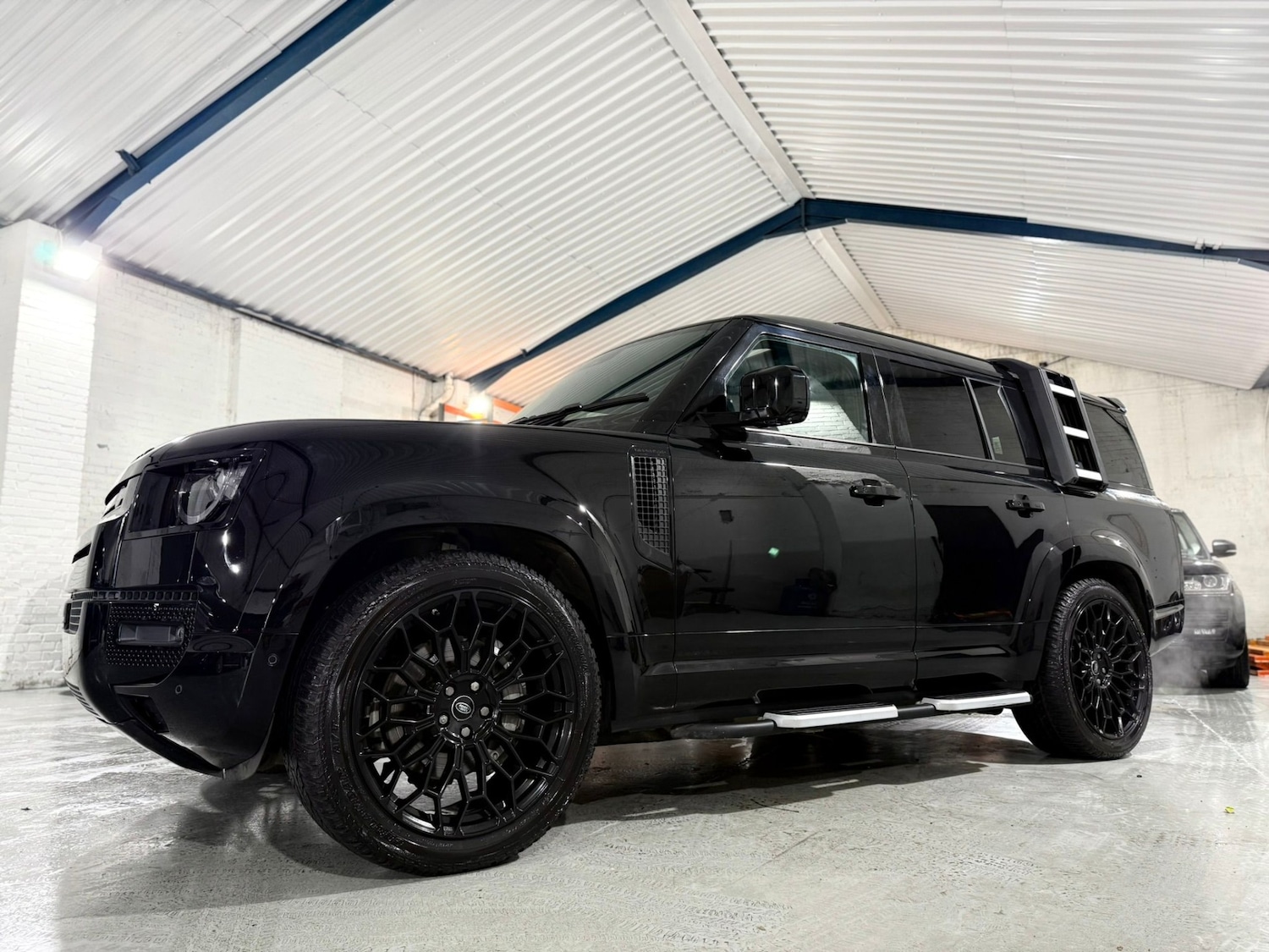 Used Land Rover Defender 2023 for sale - 78018654: Photo 4