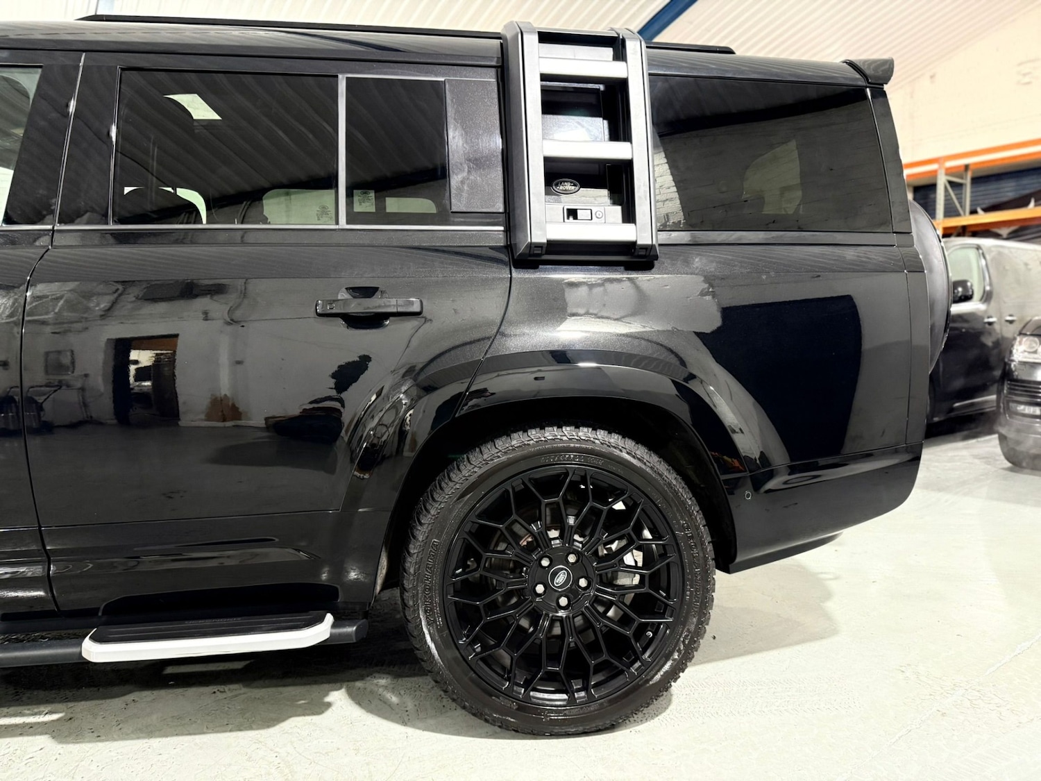 Used Land Rover Defender 2023 for sale - 78018654: Photo 5