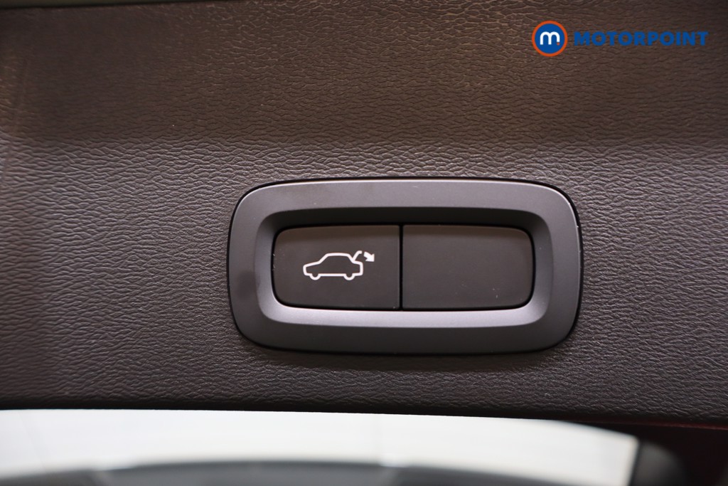 Used Volvo XC40 2023 for sale - 76411460: Photo 32