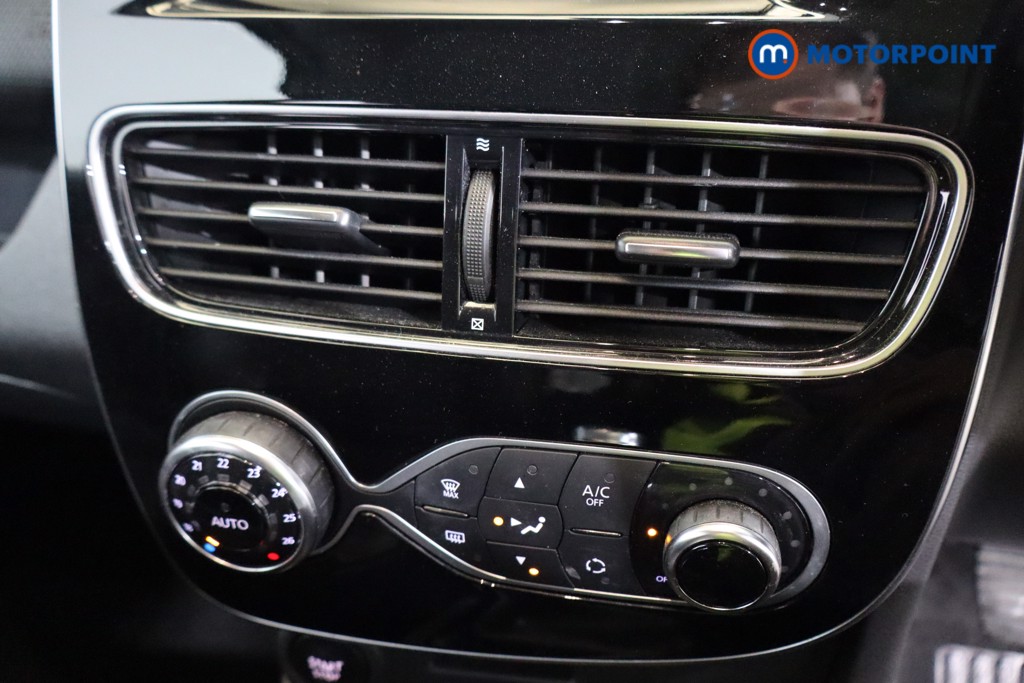 Used Renault Clio 2018 for sale - 76774379: Photo 19