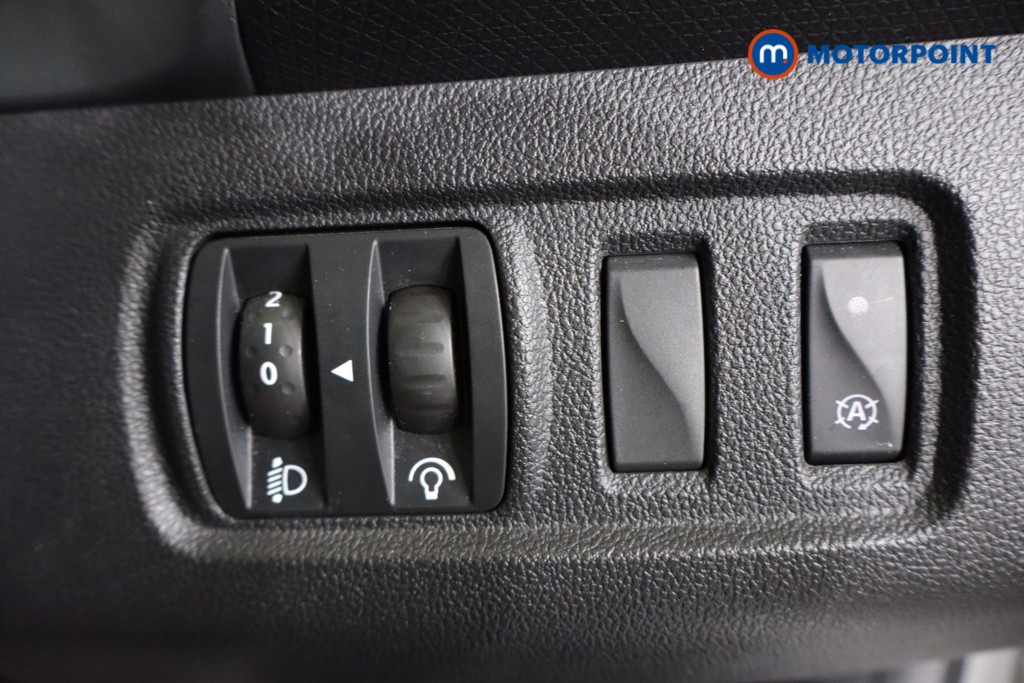 Used Renault Clio 2018 for sale - 76774379: Photo 26