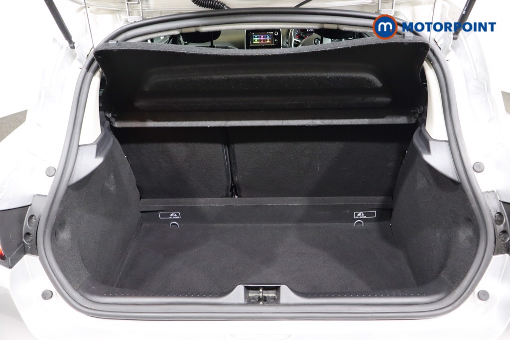 Used Renault Clio 2018 for sale - 76774379: Photo 31