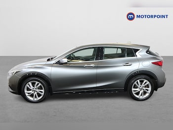 Used Infiniti Q30 2017 for sale - 76508482: Photo