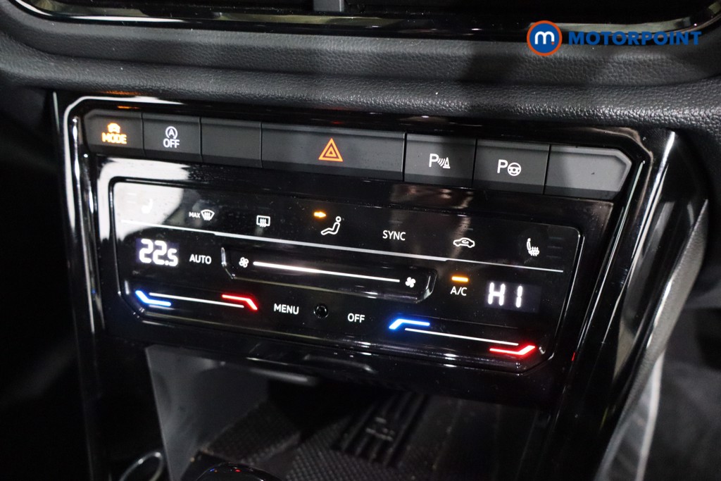 Used Volkswagen T-Roc for sale - 77318550: Photo 19