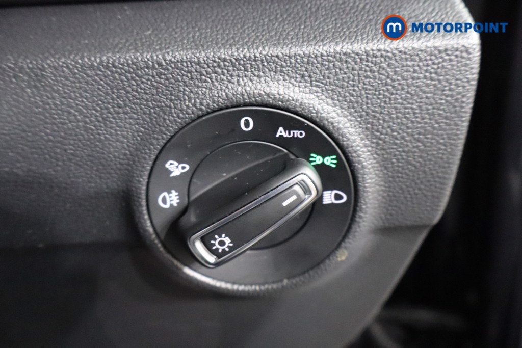 Used Volkswagen T-Roc for sale - 77318550: Photo 25