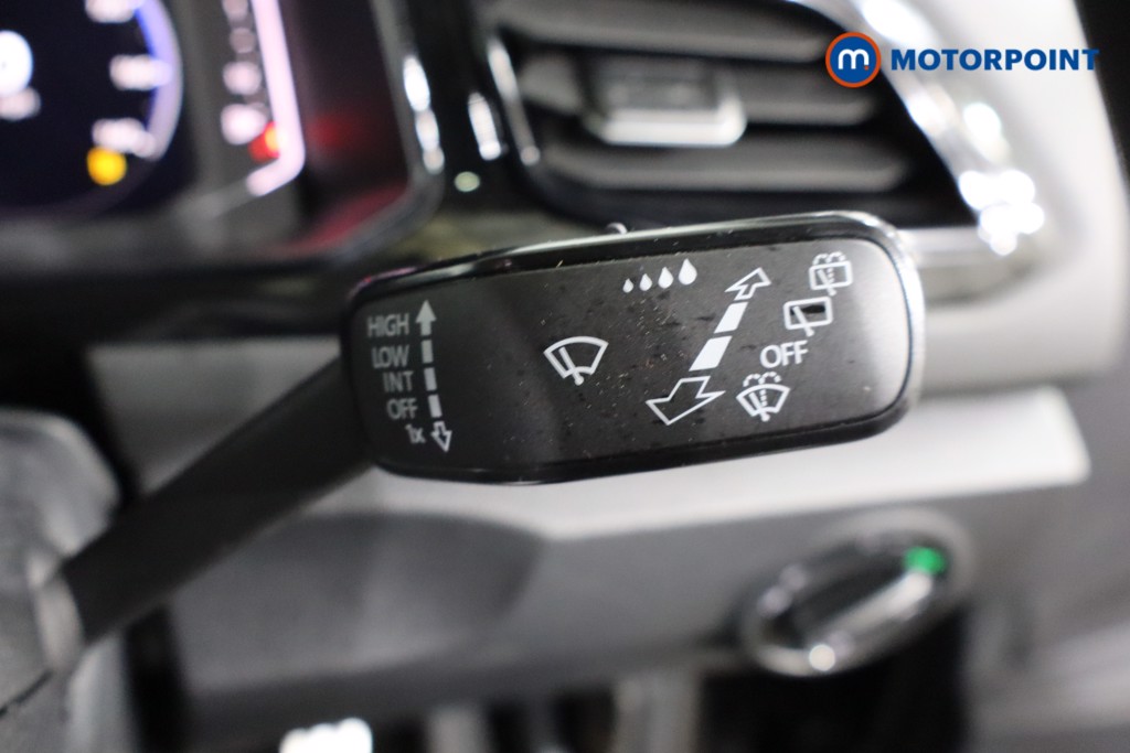 Used Volkswagen T-Roc for sale - 77318568: Photo 24