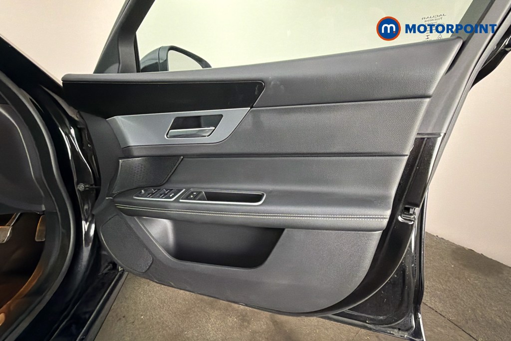 Used Jaguar XF 2018 for sale - 78223723: Photo 23