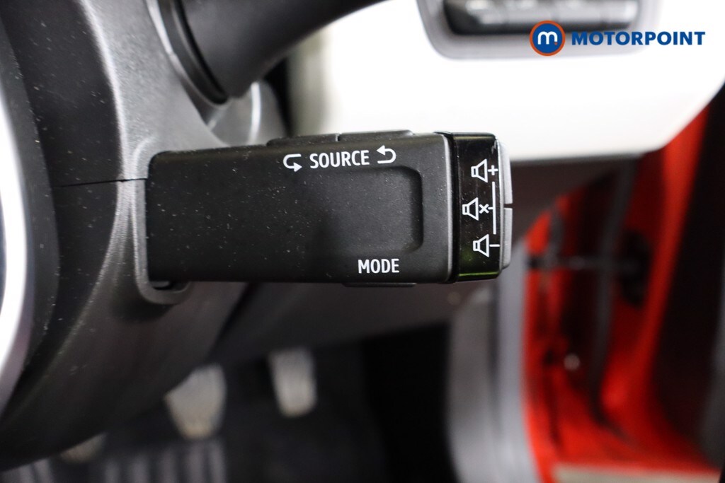 Used Renault Clio 2021 for sale - 76362343: Photo 25