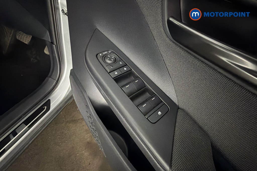 Used Toyota C-HR 2024 for sale - 78067753: Photo 23