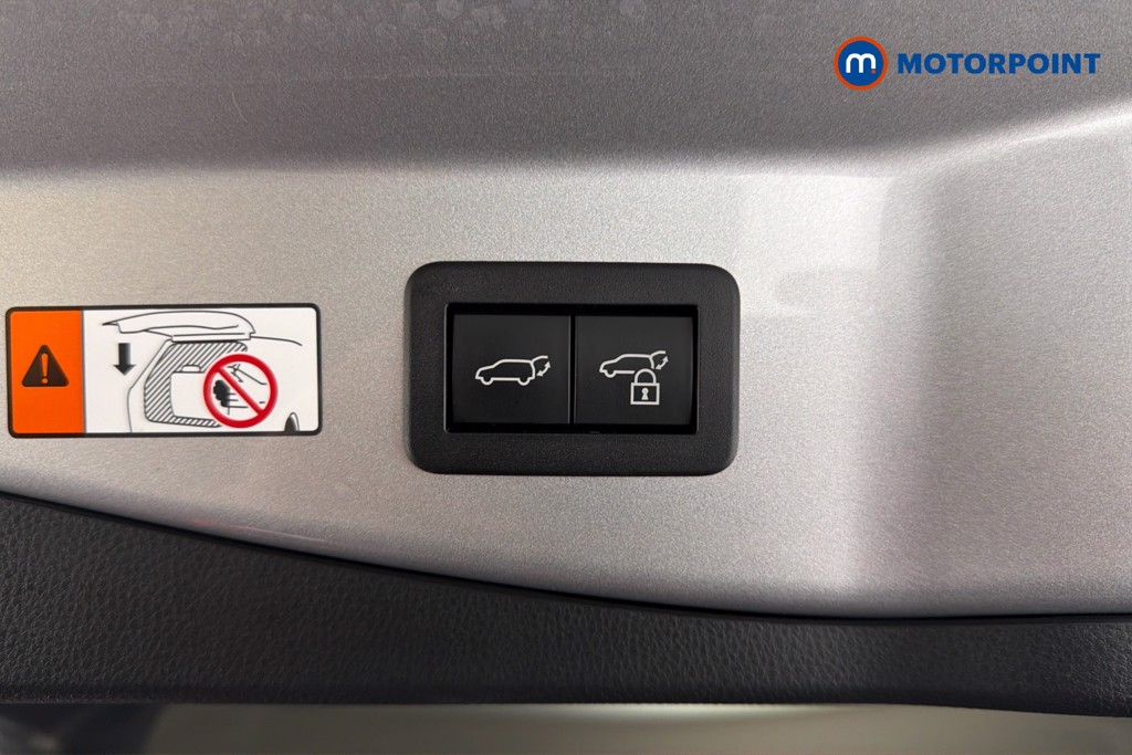 Used Toyota C-HR 2024 for sale - 78067753: Photo 31