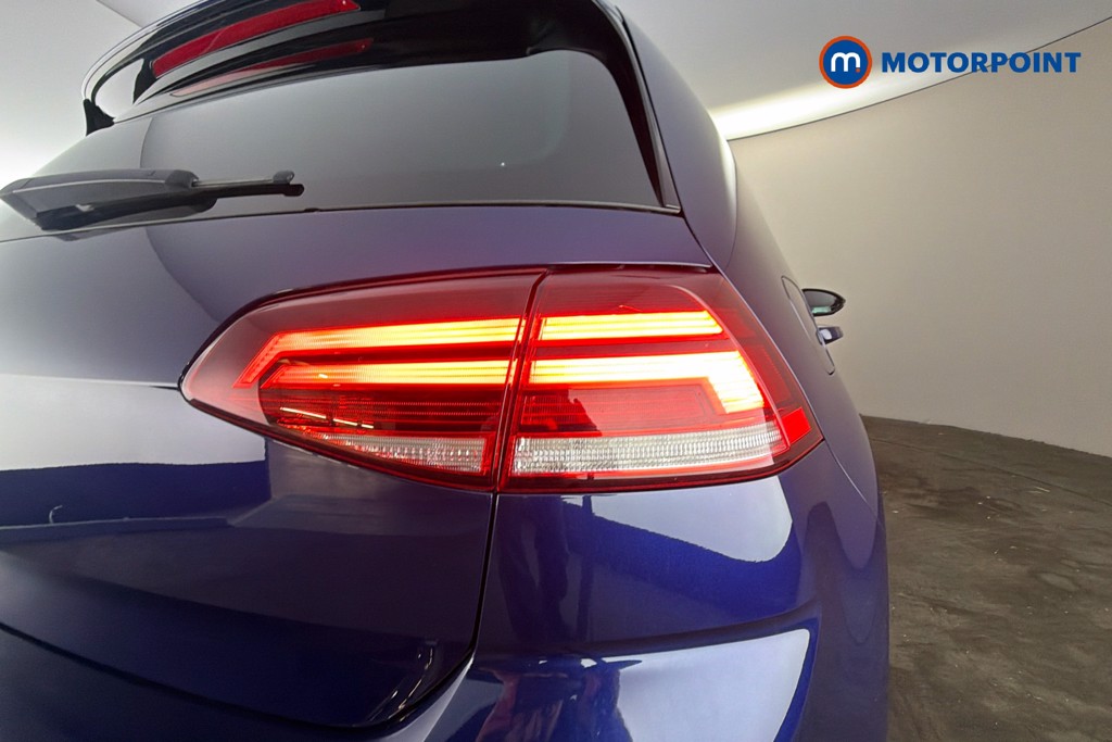 Used Volkswagen Golf 2017 for sale - 77914205: Photo 4