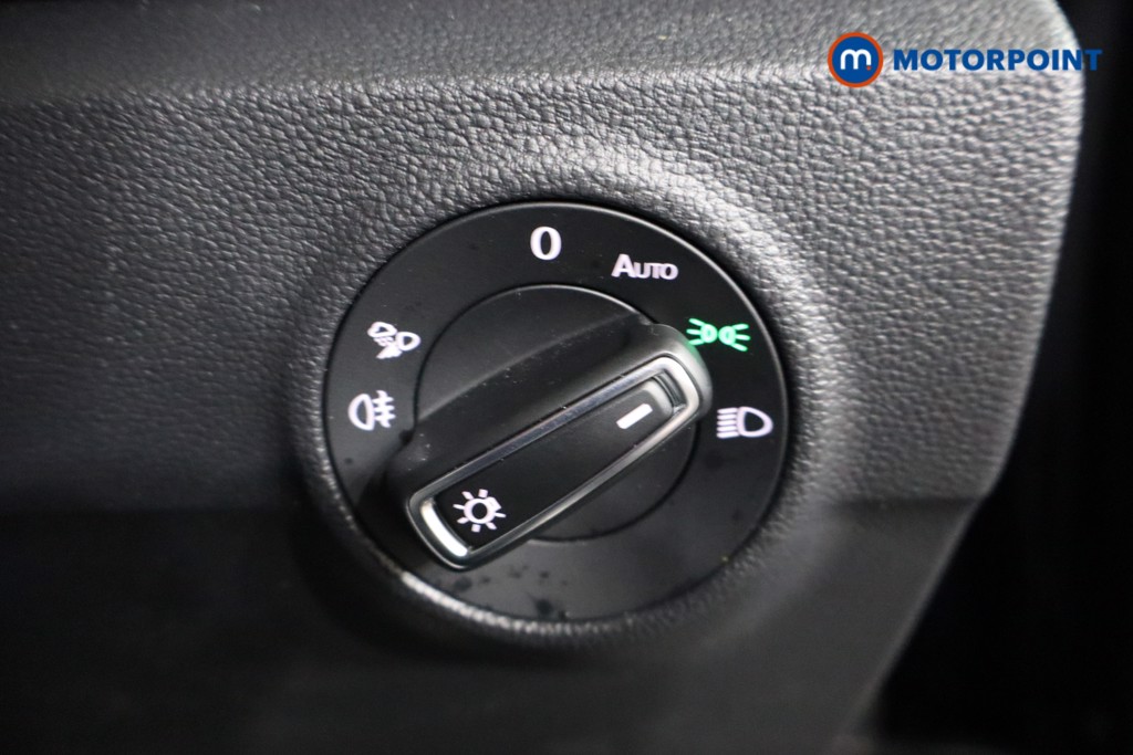 Used Volkswagen T-Roc for sale - 77318549: Photo 25