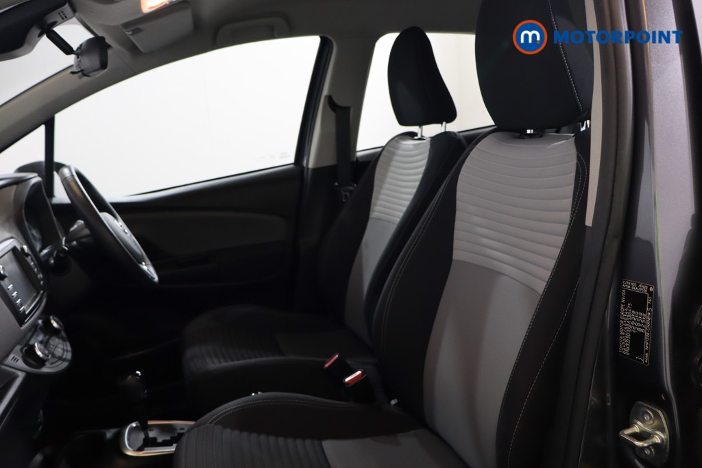 Used Toyota Yaris 2019 for sale - 76697110: Photo 18