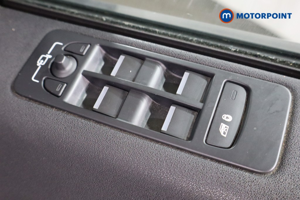 Used Land Rover Discovery Sport 2016 for sale - 76908981: Photo 14