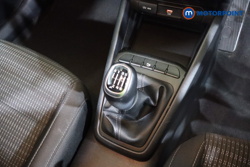 Used Kia Stonic 2021 for sale - 76460745: Photo 20