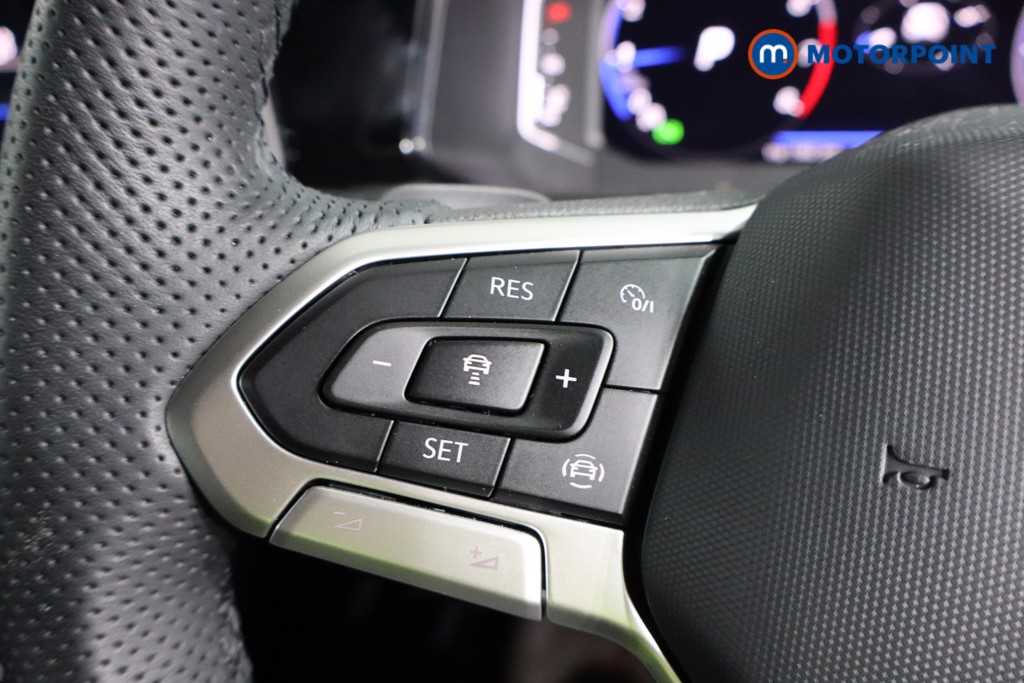 Used Volkswagen T-Roc 2025 for sale - 77312833: Photo 11