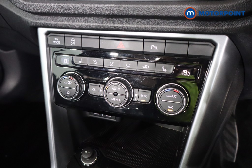 Used Volkswagen T-Roc 2021 for sale - 76545598: Photo 16