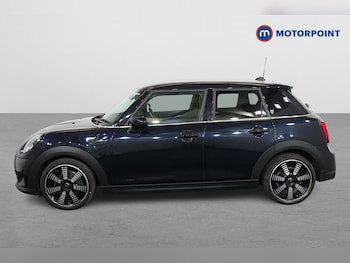 Used MINI Hatch 2021 for sale - 77601472: Photo