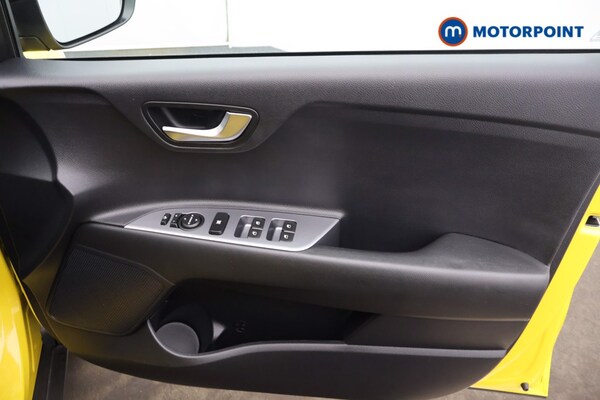 Used Kia Stonic 2023 for sale - 76222773: Photo 17