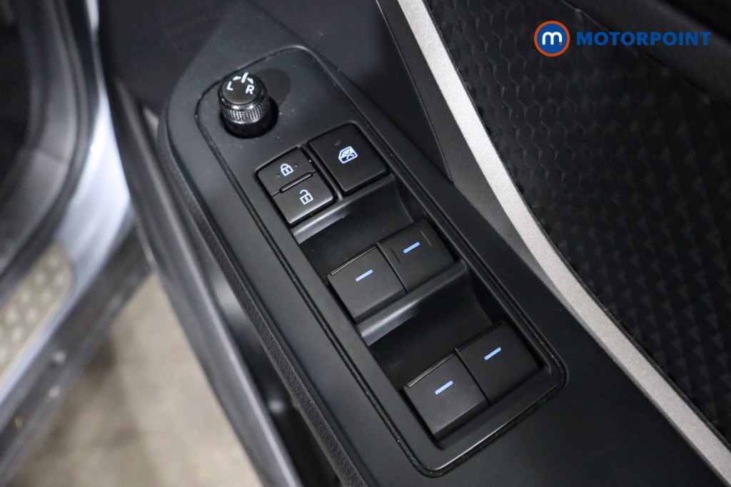 Used Toyota C-HR 2023 for sale - 76949312: Photo 24