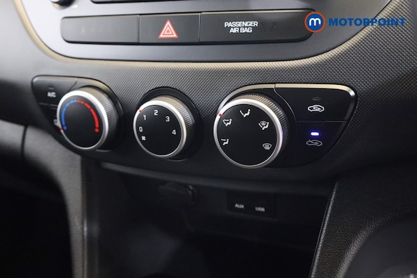 Used Hyundai i10 2019 for sale - 76056312: Photo 16