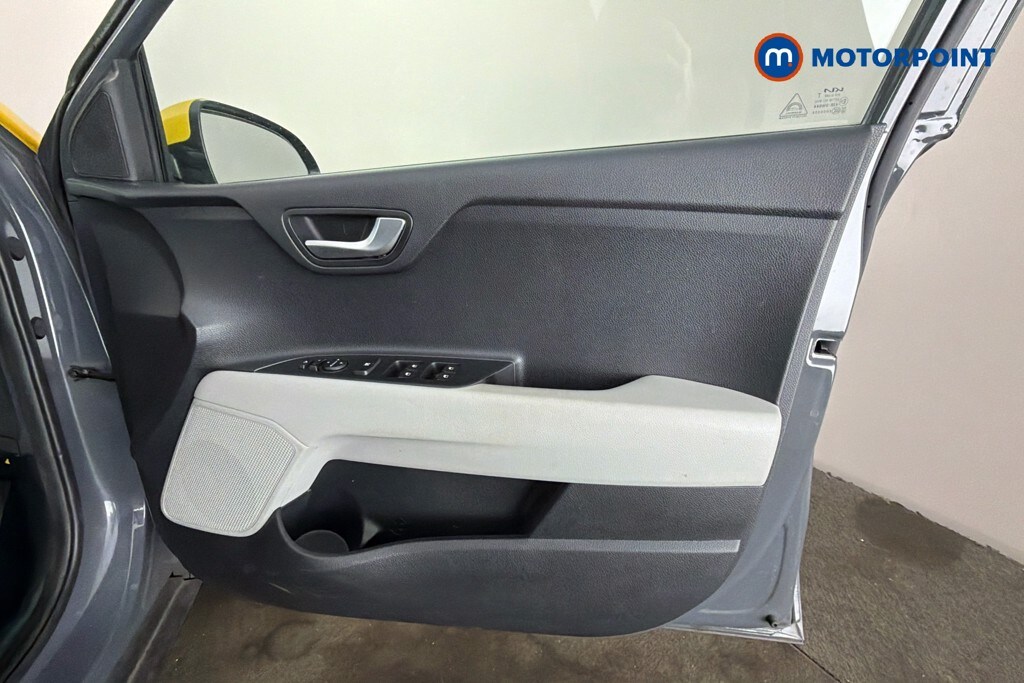 Used Kia Stonic 2023 for sale - 78153318: Photo 24