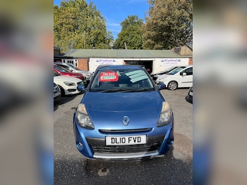 Used Renault Clio 2010 for sale - 76040234: Photo 2