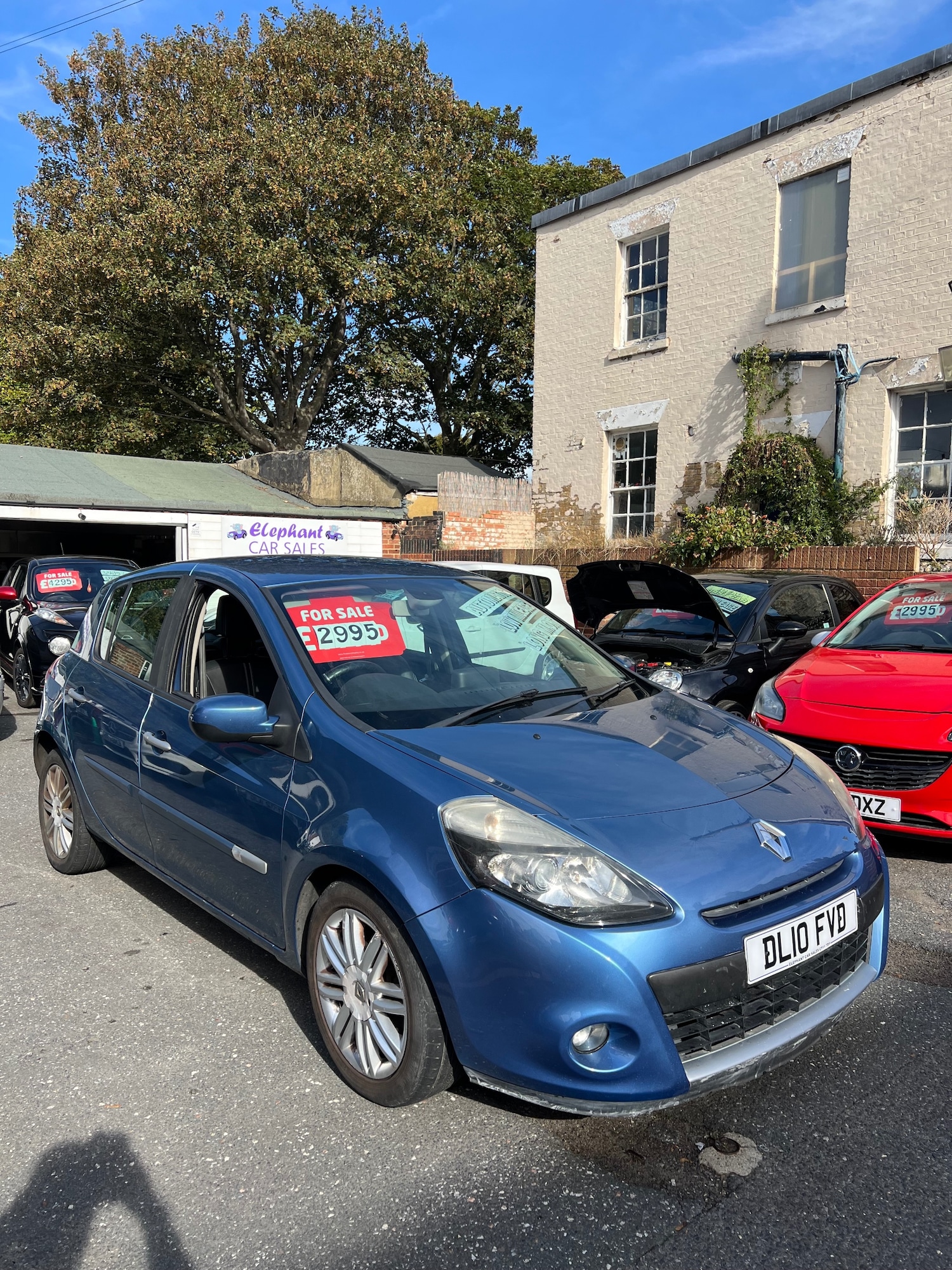 Used Renault Clio 2010 for sale - 76040234: Photo 3