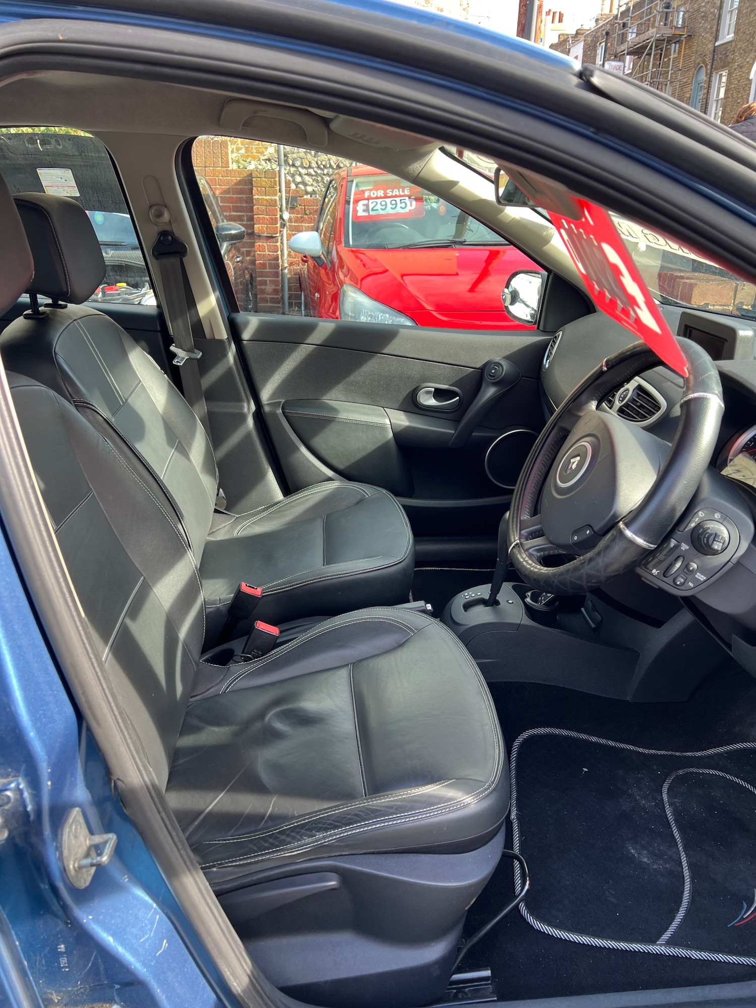 Used Renault Clio 2010 for sale - 76040234: Photo 7