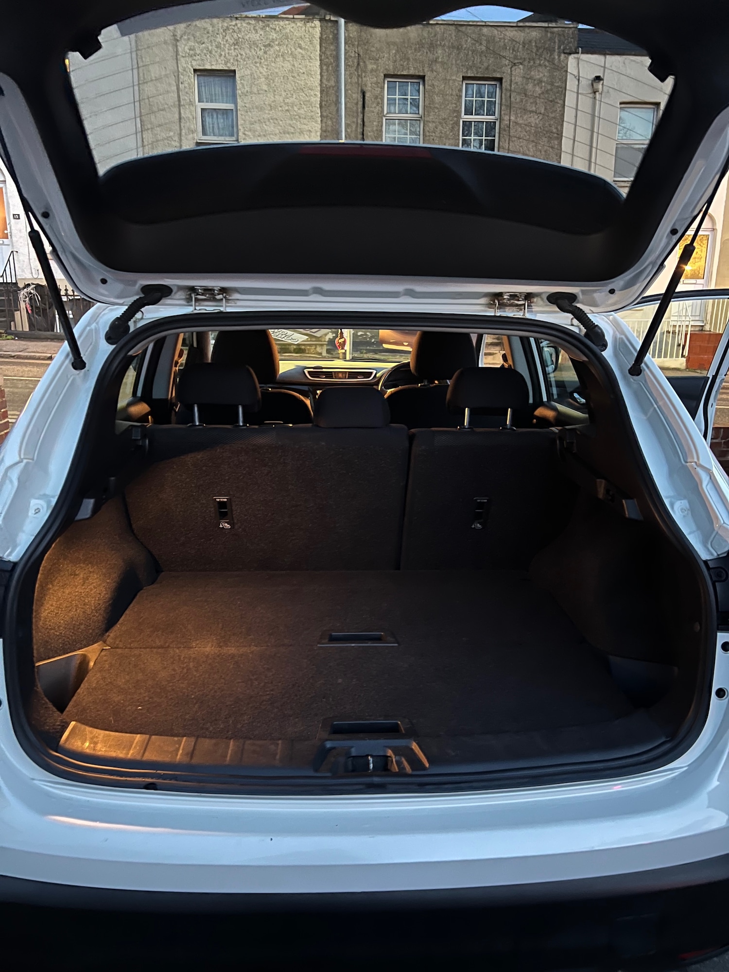 Used Nissan Qashqai 2015 for sale - 77160809: Photo 12