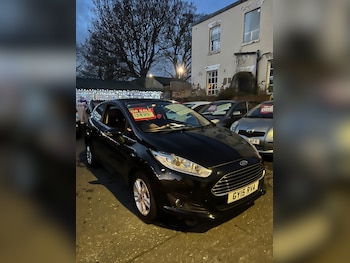 Used Ford Fiesta 2015 for sale - 76940428: Photo