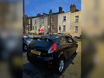 Used Ford Fiesta 2015 for sale - 76940428: Photo