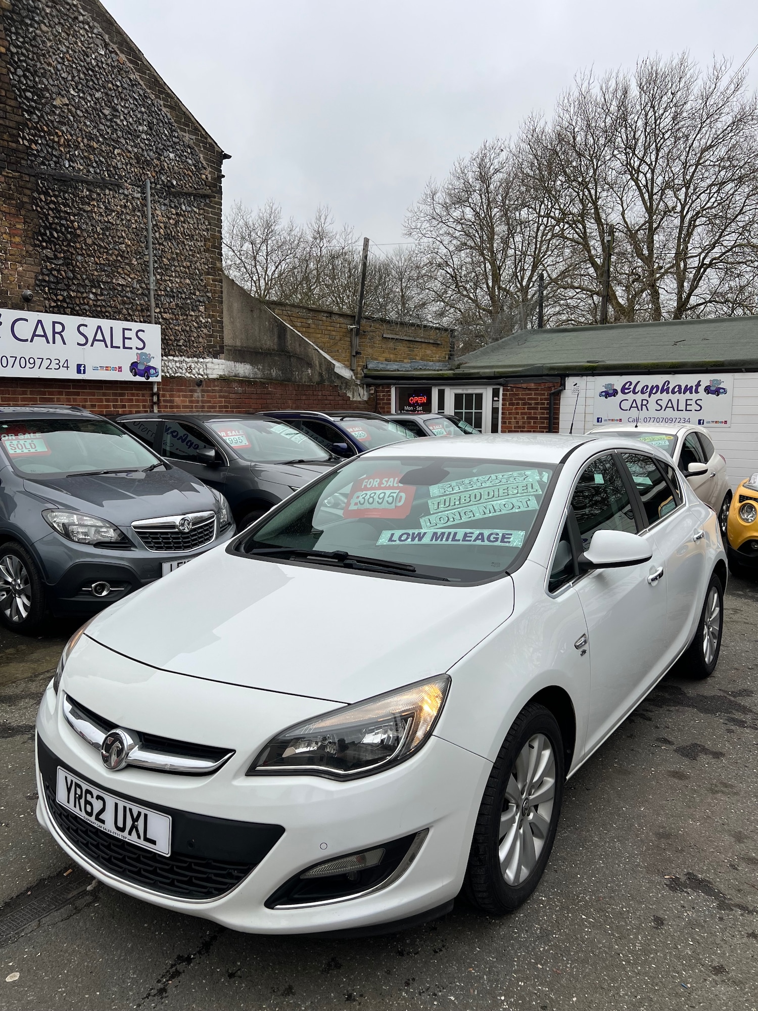 Used Vauxhall Astra 2012 for sale - 77630863: Photo 1