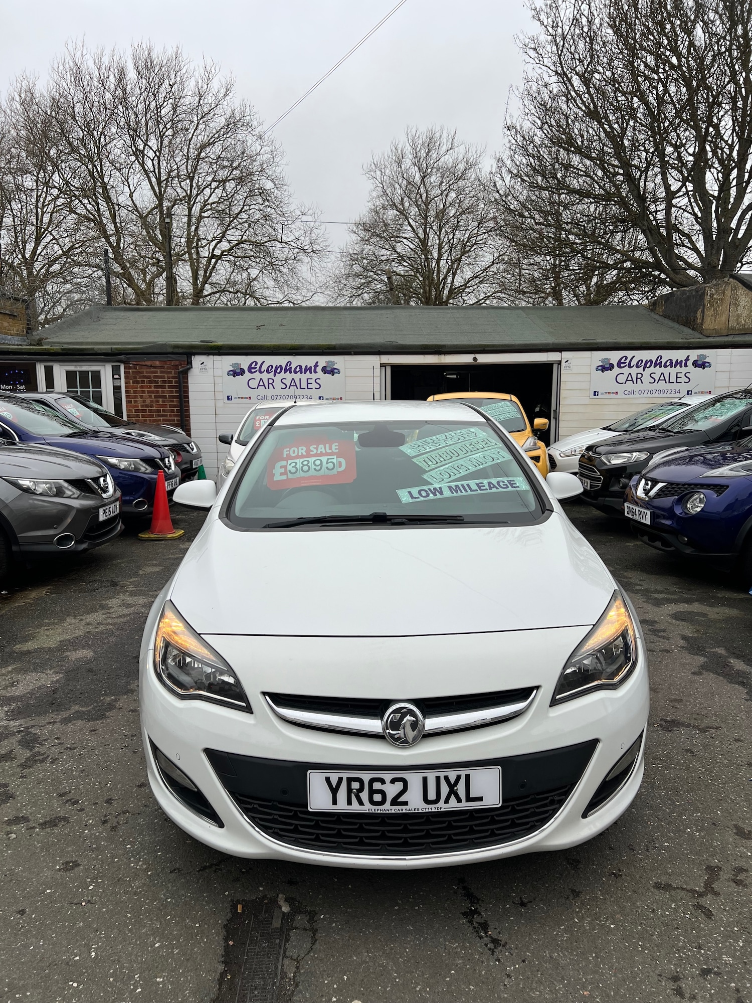 Used Vauxhall Astra 2012 for sale - 77630863: Photo 2