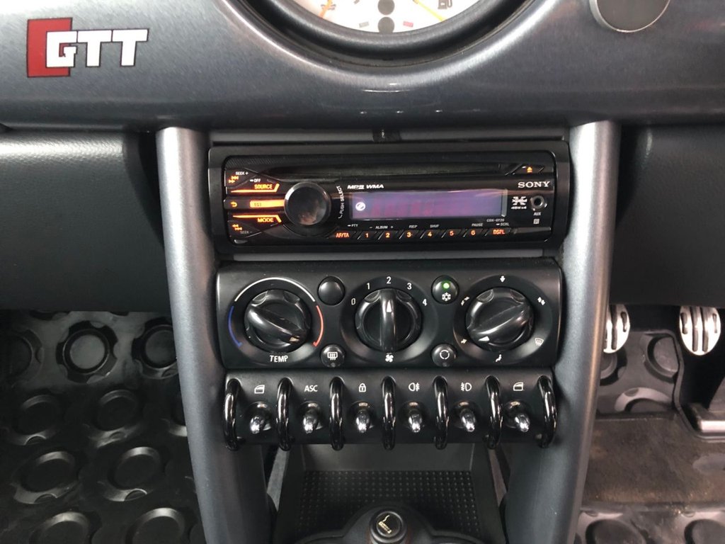 Used MINI Hatch 2004 for sale - 77437130: Photo 13