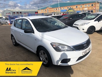 Used Kia Ceed 2010 for sale - 75896460: Photo