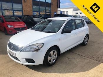 Used Kia Ceed 2010 for sale - 75896460: Photo