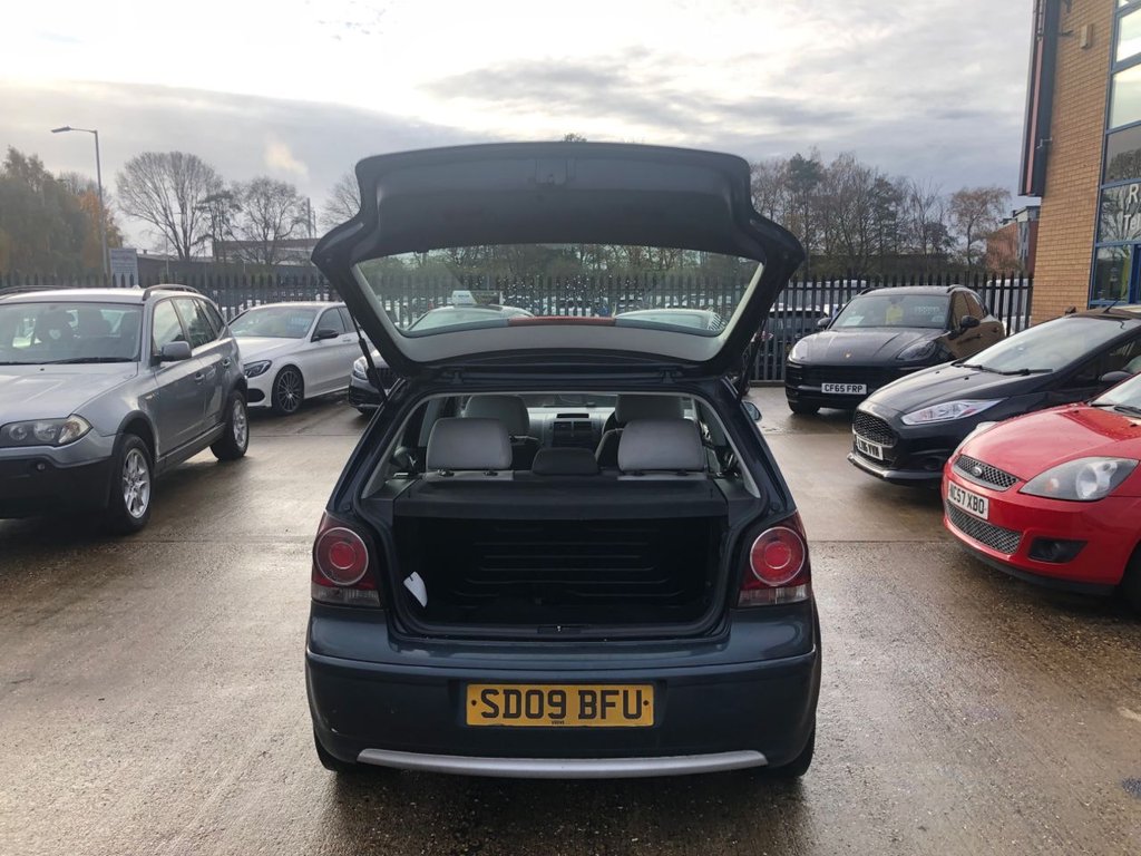 Used Volkswagen Polo 2009 for sale - 76559235: Photo 12