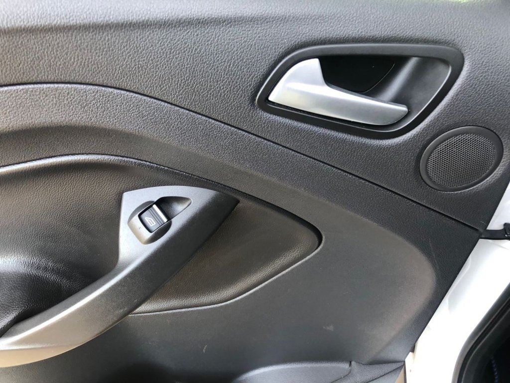 Used Ford Kuga 2015 for sale - 76454396: Photo 28