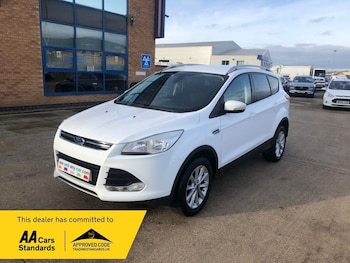 Used Ford Kuga 2015 for sale - 76454396: Photo